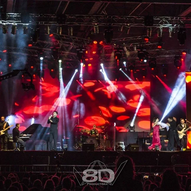 Escenario y show en vivo 8D